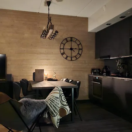 Lux Lapland Cranberry Center 61m2 Ski-in Ski-out 2 Bedr & 2 Bathr